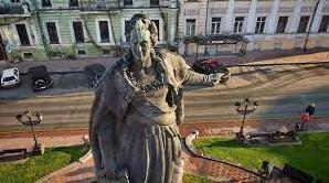 Стаття Пам`ятник Катерині ІІ в Одесі більше не охороняється: мерія перестала платити Ранкове місто. Одеса