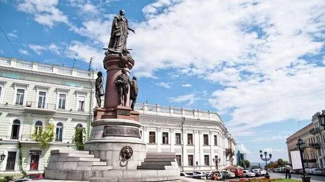 Стаття Одеська міськрада провалила голосування за демонтаж пам’ятника Катерині II Утренний город. Одеса
