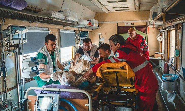 Стаття Чи ніж у спині, чи уламок у нозі — ми допоможемо: на Донеччині рятують життя у прифронтовій лікарні Утренний город. Одеса