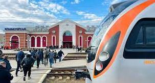 Стаття На Краматорському залізничному вокзалі зустріли перший потяг з Києва: фото, відео Ранкове місто. Одеса