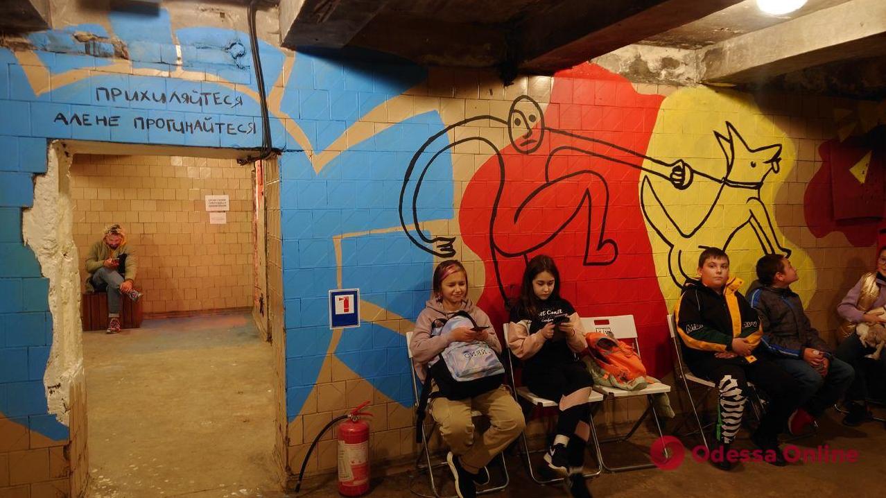 Стаття У парку Шевченка в центрі Одеси волонтери облаштовують укриття на випадок повітряних тривог Ранкове місто. Одеса