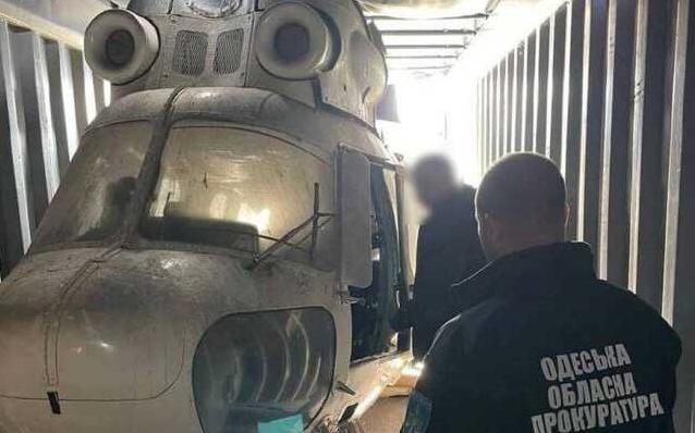 Стаття В одному з «залежалих» контейнерів Одеської митниці знайшли вертоліт (фото, відео) Утренний город. Одеса