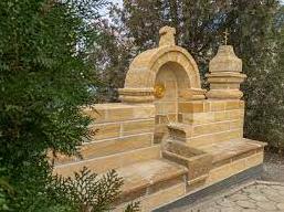 Стаття У селі на Одещині з'явилася нова пам'ятка — фонтан питної води, складений зі старовинних каменів Утренний город. Одеса