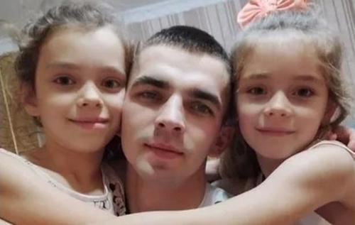 Стаття «Не думав ні секунди»: 24-річний боєць «Азова» усиновить 8 дітей, батьки яких підірвалися на міні Ранкове місто. Одеса