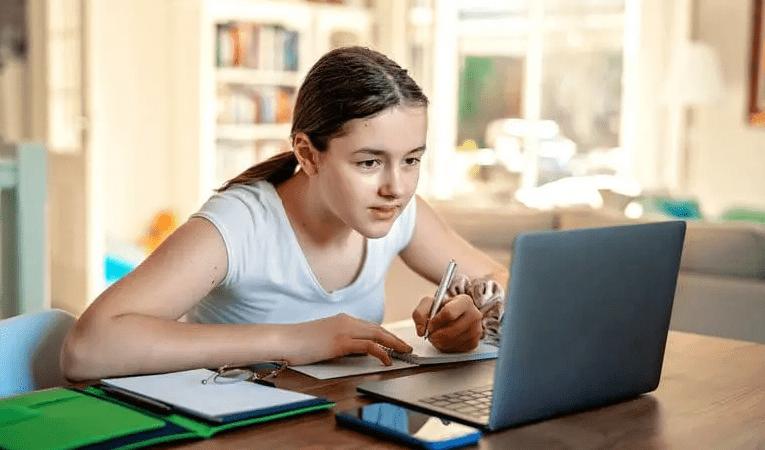 Стаття Школярі зможуть безкоштовно надолужити втрачені знання у літній онлайн-школі Ранкове місто. Одеса