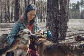 Стаття Мурал у Києві присвятили зоозахисниці з Ірпеня, яка вивела з міста десятки тварин Ранкове місто. Одеса