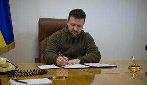 Стаття Зеленський підписав указ про звільнення всіх облвійськкомів і призначення замість бойових офіцерів Ранкове місто. Одеса