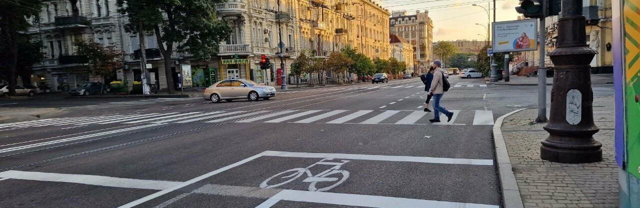 Стаття В Одесі на Тираспольській вулиці організували велодоріжки і нанесли нову розмітку Ранкове місто. Одеса