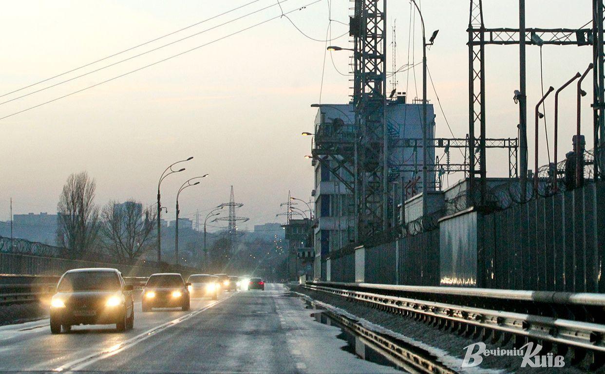 Стаття До уваги водіїв: з 1 жовтня на заміських дорогах слід вмикати фари Ранкове місто. Одеса