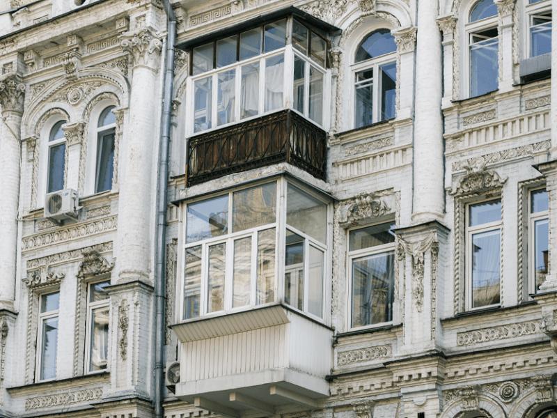 Стаття У Києві вже штрафують за встановлення балконів, дверей, терас чи добудов на пам’ятках Ранкове місто. Одеса