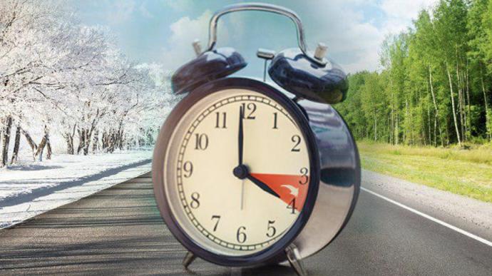 Стаття Коли в Україні переводять годинники на зимовий час у 2023 році: як підготувати організм? Ранкове місто. Одеса