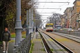 Стаття Узвіз Маринеско в Одесі продовжує просідати, незважаючи на підпірну стінку: довгих трамваїв поки що не буде Ранкове місто. Одеса