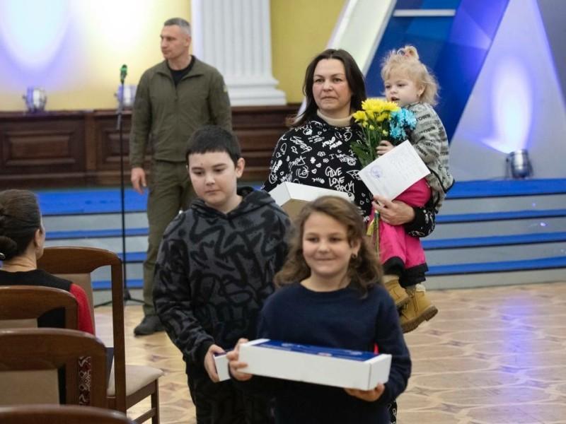 Стаття Вимушені переселенці отримали ще 20 квартир у Києві Ранкове місто. Одеса