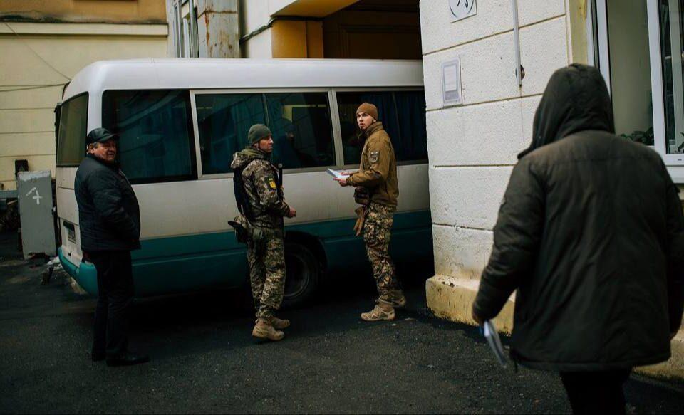 Стаття Один день військового, який після фронту працює в ТЦК та СП міста Одеса Ранкове місто. Одеса