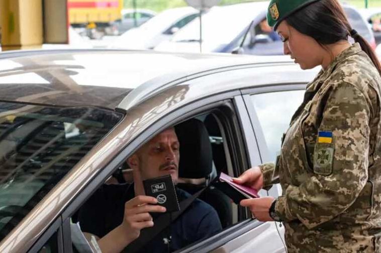 Стаття Деяким водіям в Україні не потрібний військовий квиток Ранкове місто. Одеса